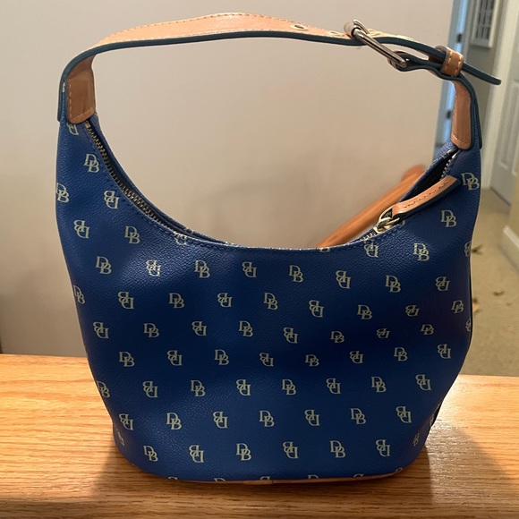 Dooney & Bourke bucket bag, good use condition, blue with zip top - Picture 2 of 5